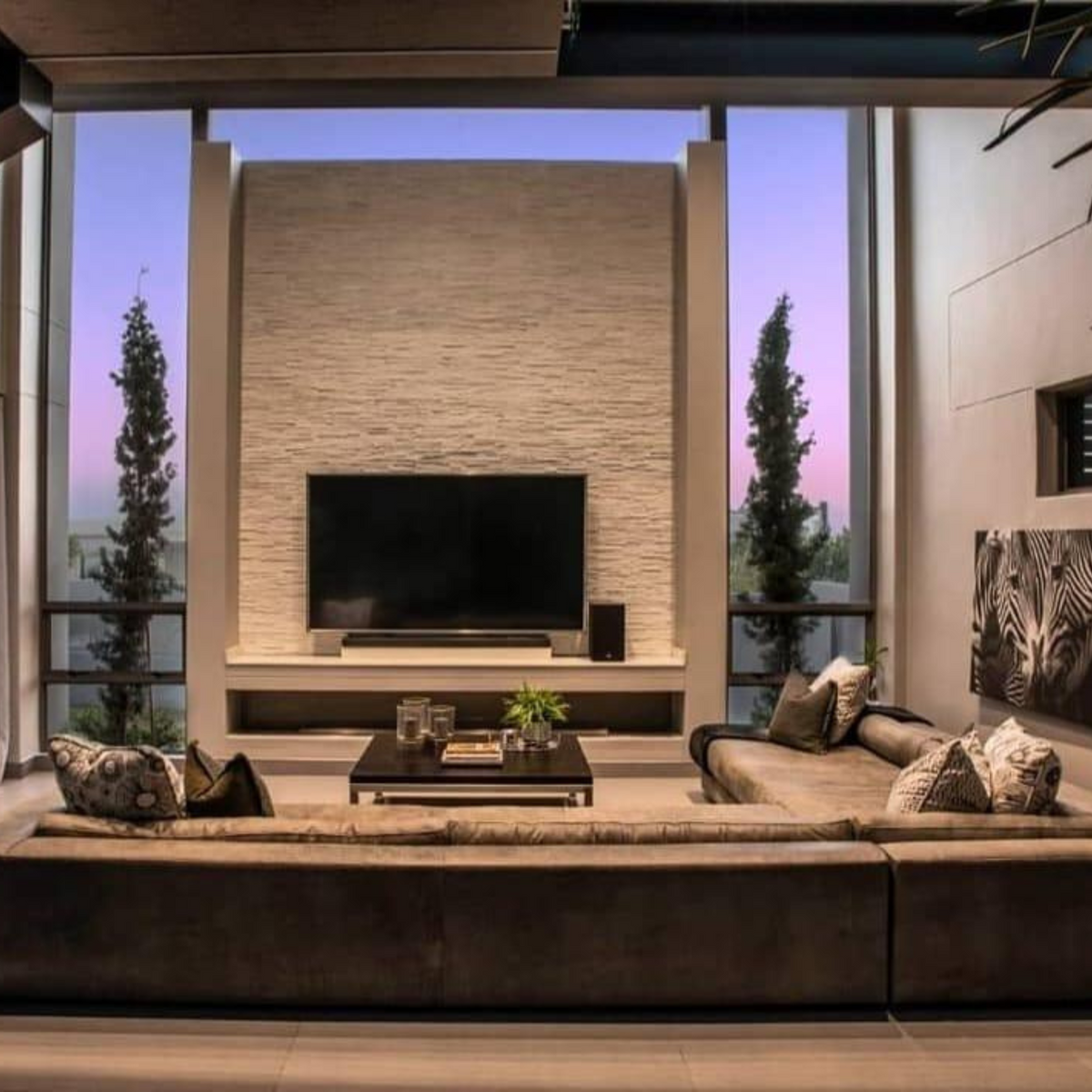 Long Island Corner Unit – Embrace contemporary elegance with the sleek Long Island Corner Unit. Available in sizes of your choice, this modern piece adds a touch of sophistication to any space.